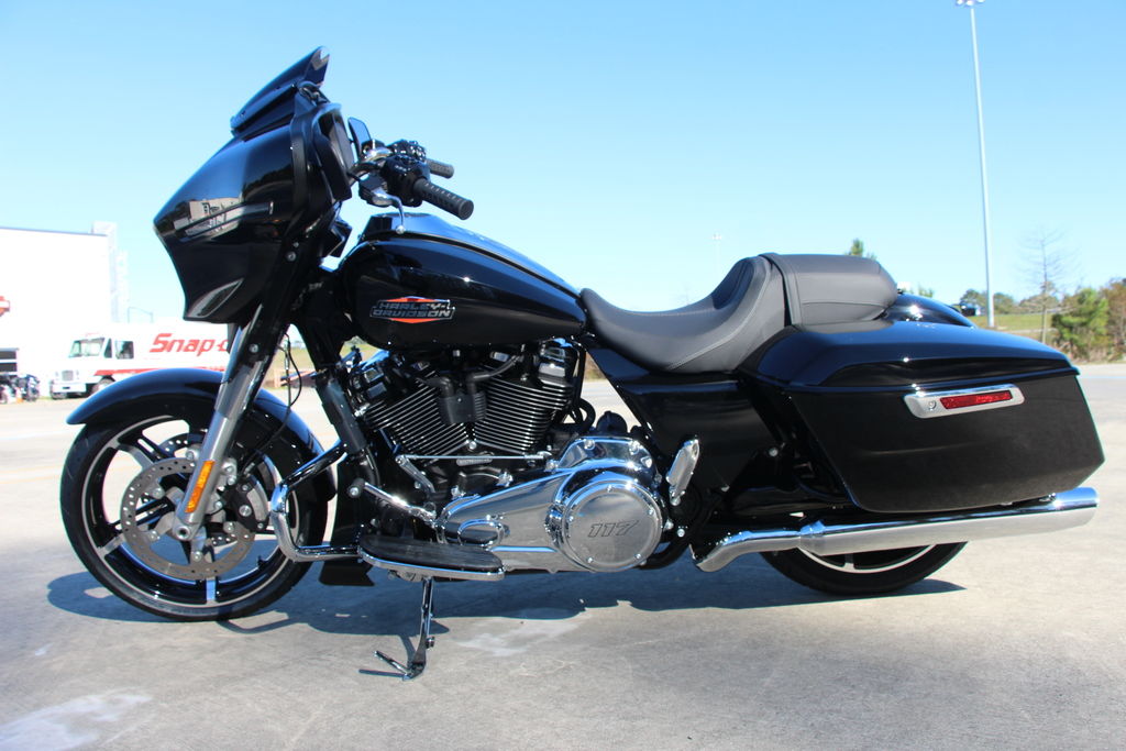 2024 FLHX - Street Glide  623823 - Click for larger photo