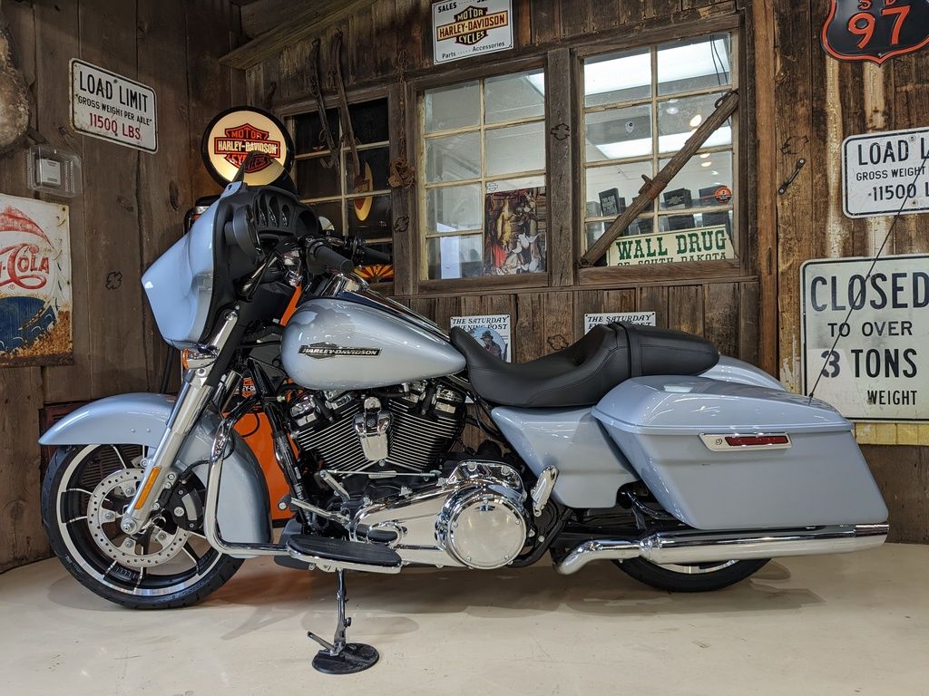 2023 FLHX - Street Glide  021403 - Click for larger photo