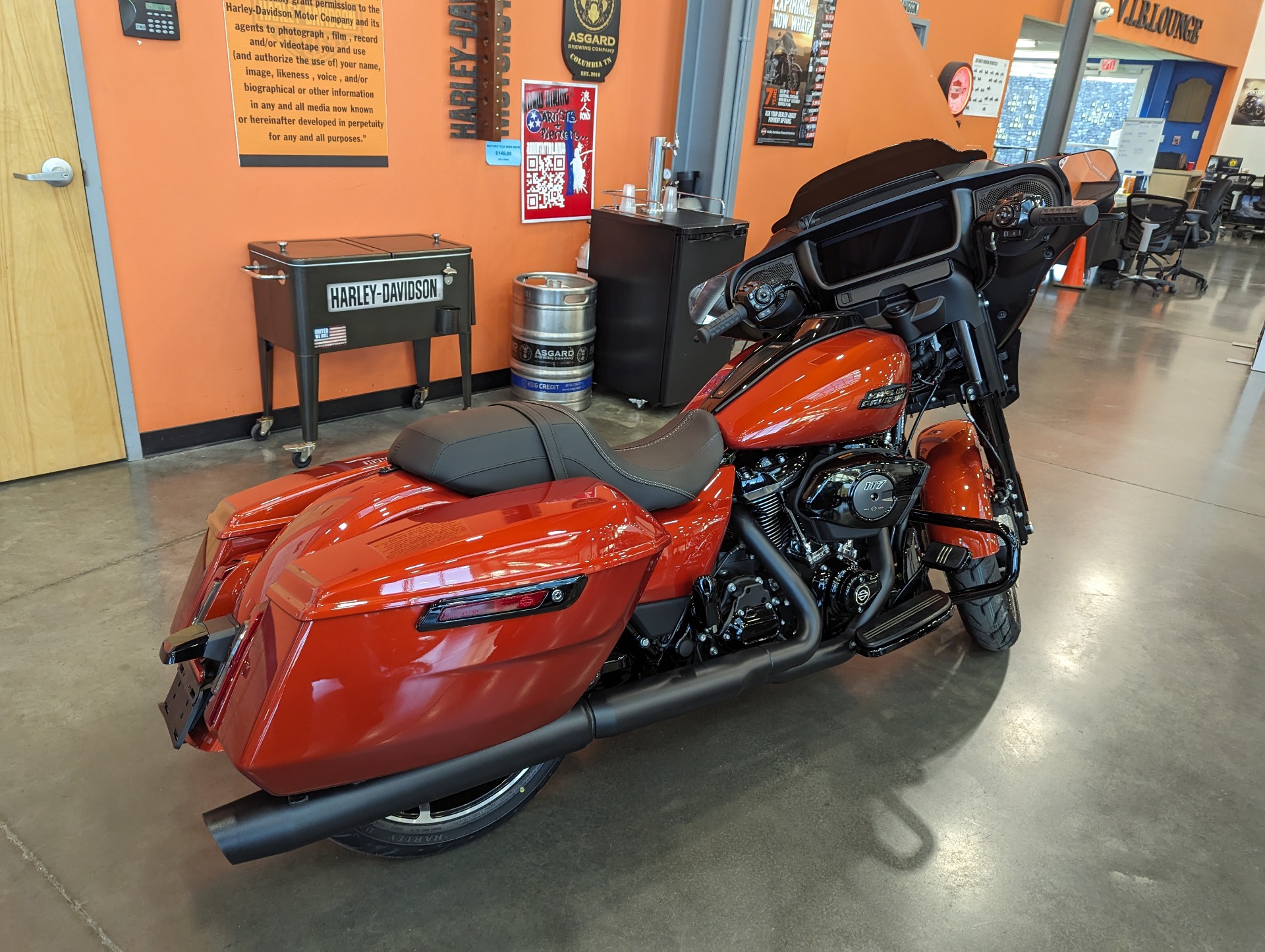 2024 Street Glide&#174; Street Glide&#174; 603989 - Click for larger photo