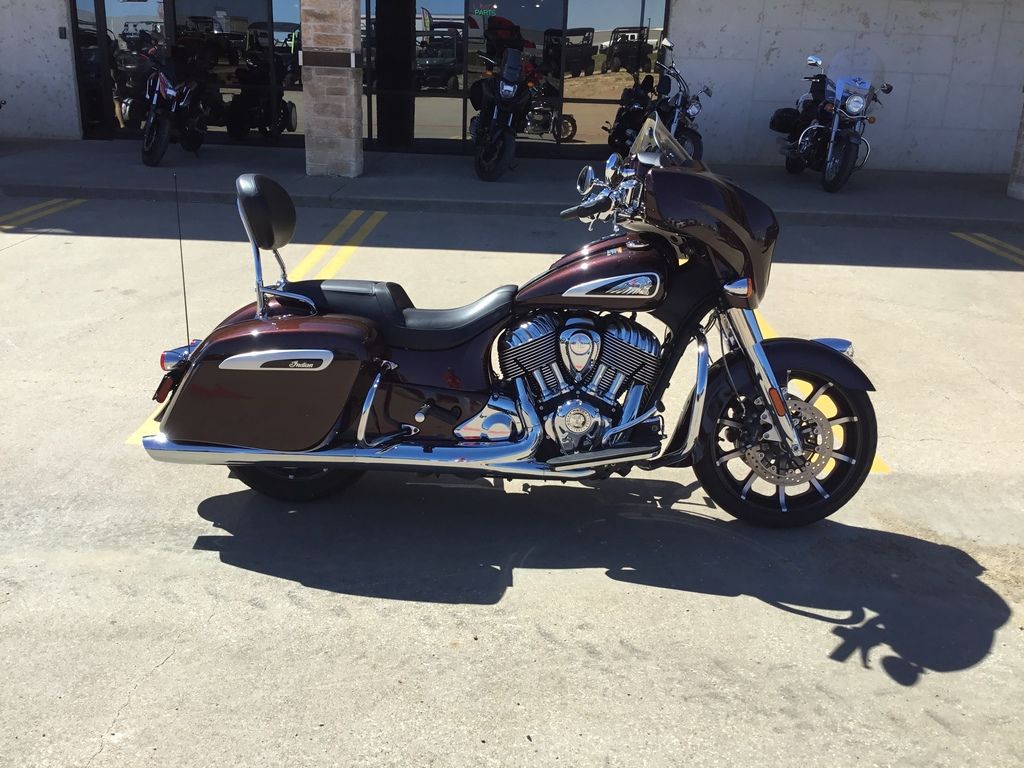 2019 Chieftain Limited Dark Walnut  UIN374948R - Click for larger photo