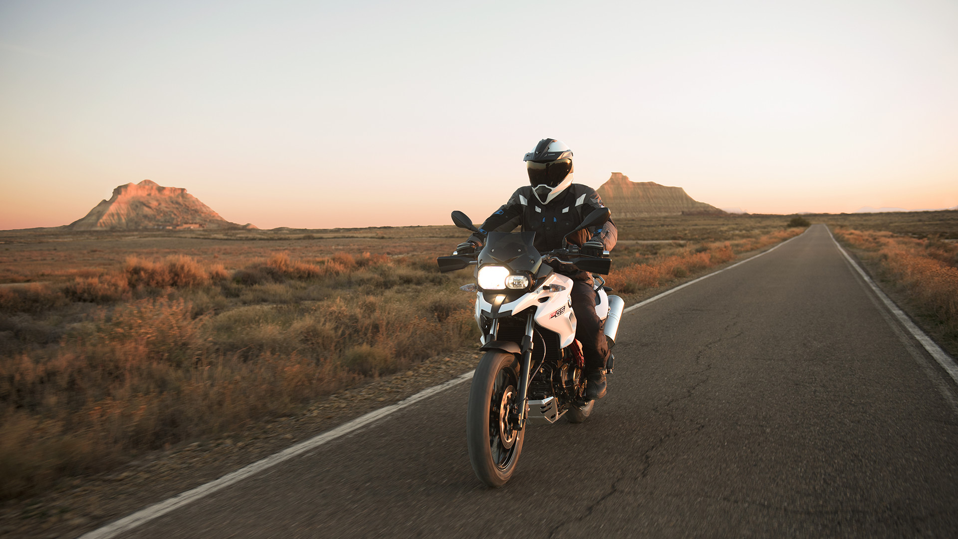 2016 F 700 GS F 700 GS PSN1338 - Click for larger photo