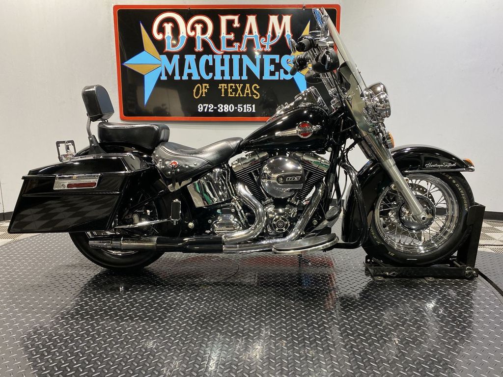 2017 FLSTC - Heritage Softail Classic  MGR042675 - Click for larger photo